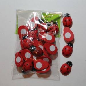 Божья коровка на липучке 2.5 см 24 шт ЦЕНА ЗА УПАКОВКУ 560742