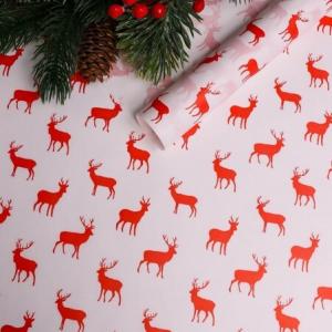 Бумага упаковочная новогодняя белый крафт 70 см*10 м Северные олени красный 50 г/м2