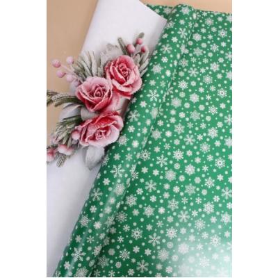 Бумага упаковочная новогодняя глянцевая 70*100 см Снежинки на зеленом 10 л/уп 568037