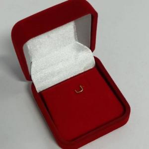 Футляр бархатный под кулон красный 42298