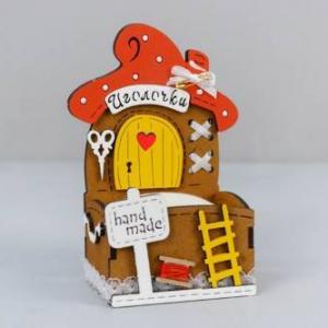 Игольница из дерева 7.5*5.5*12.5 см Домик 15434