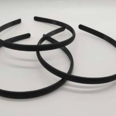 Ободок для волос пластиковый матовый 0.8 см 14117