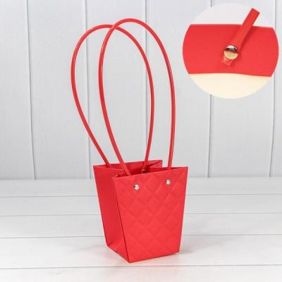 Пакет подарочный ваза для цветов 12.5*12*8 см Ромбы красный 445097