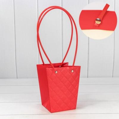 Пакет подарочный ваза для цветов 15.5*13*9.5 см Ромбы красный 441585