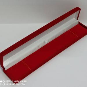 Пенал бархатный под часы, браслет красный 42332