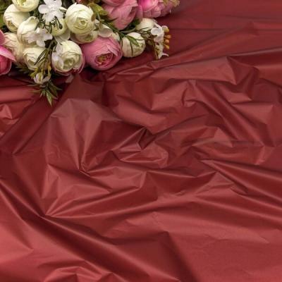 Пленка 58*58 см 20 листов Красный ламинированная тишью 23 мкм 445701