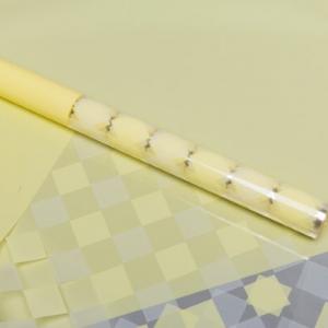 Пленка упаковочная прозрачная с рисунком для цветов и подарков в рулоне Шахматка 70 см*10 м Желтый нежный