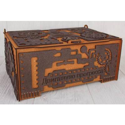 Подарочная коробка деревянная 30.5*22*14 см Двигателю прогресса 15089