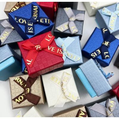 Подарочная коробка ювелирная 4*4*3 см 530883