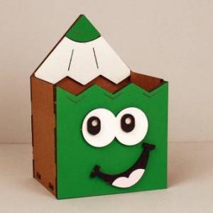 Подарочное кашпо деревянное 8*7*12 см Веселый карандаш зеленый 152951