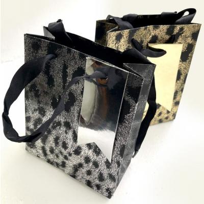 Подарочный пакет люкс бумажный 12х15х6 см Леопард 58481