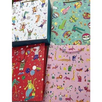 Подарочный пакет люкс бумажный 18х23х10 см 58573