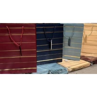 Подарочный пакет люкс бумажный 26х32х10 см 58530