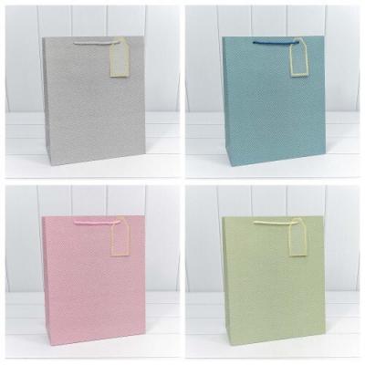 Подарочный пакет люкс бумажный 26х32х13 см Зигзаги 447438