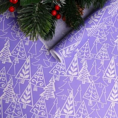Бумага упаковочная новогодняя белый крафт 70 см*10 м Елки лаванда 50 г/м2