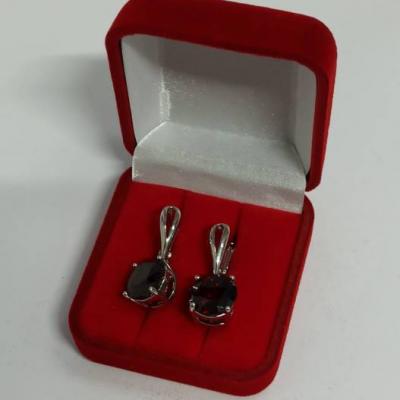 Футляр бархатный под серьги красный 42252