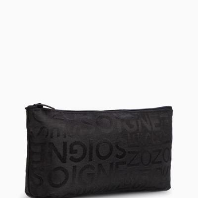 Косметичка-пенал на молнии с буквами чёрная 574609