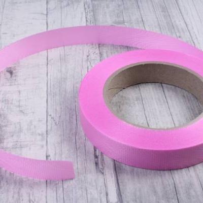 Лента полипропиленовая простая 2 см*50 ярд Однотонная тиснение дерево ярко-розовый 567686