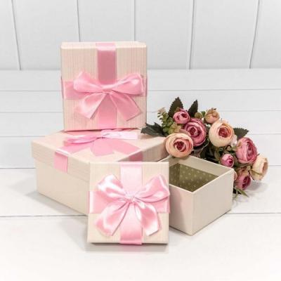 Набор подарочных коробок 3 в 1 квадрат 13*13*7.5 см С бантом светло-розовый 441319