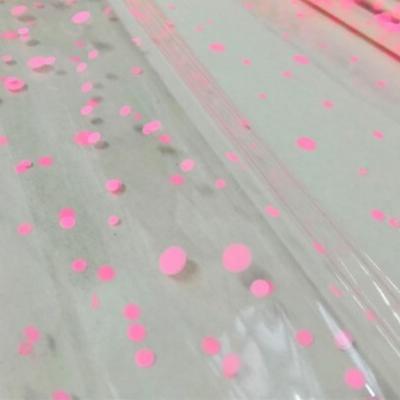 Пленка упаковочная прозрачная с рисунком для цветов и подарков в рулоне 70 см Горох розовый 622816