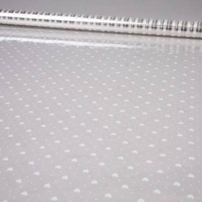 Пленка упаковочная прозрачная с рисунком для цветов и подарков в рулоне Мелкие сердца 70 см*8 м Белый