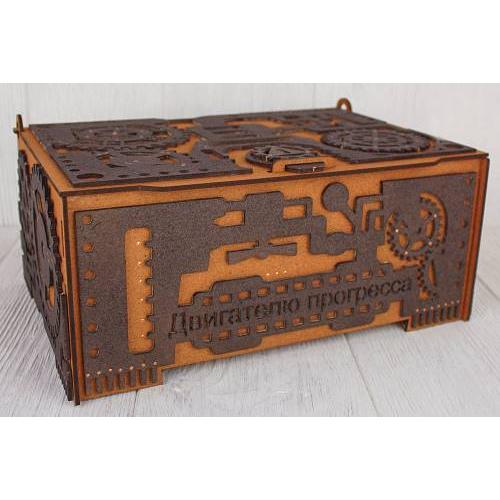 Подарочная коробка деревянная (30.5*22*14 см) Двигателю прогресса 15089