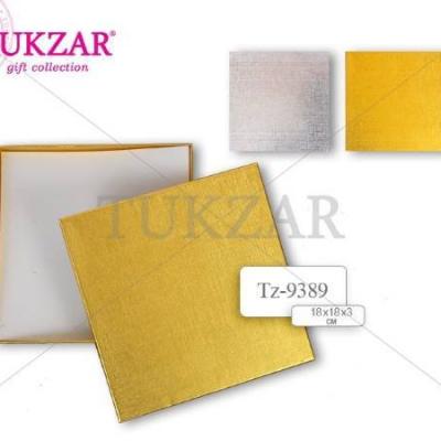 Подарочная коробка квадрат 18*18*3 см 510828