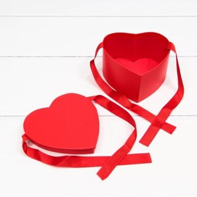 Подарочная коробка сердце 11.4*11.4*6 см С лентами красный 443292