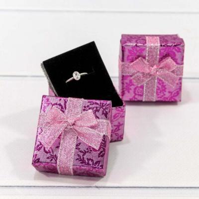 Подарочная коробка ювелирная с бантиком 5*5*3.5 см Цветы блестящие розовый 440360