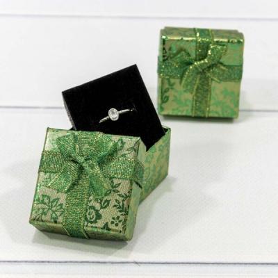 Подарочная коробка ювелирная С бантом 5*5*3.5 см Цветы блестящие зеленый 443280