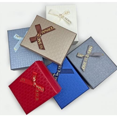 Подарочная коробка ювелирная С бантом 9*7*3 см 530601