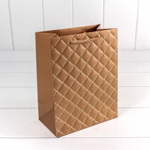 Подарочный пакет люкс бумажный 18*23*10 см Ромб бронзовый 447093
