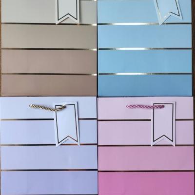 Подарочный пакет люкс бумажный 18х23х10 см Абстракция 58471