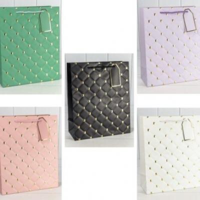 Подарочный пакет люкс бумажный с тиснением 18х23х10 см Микс 445107