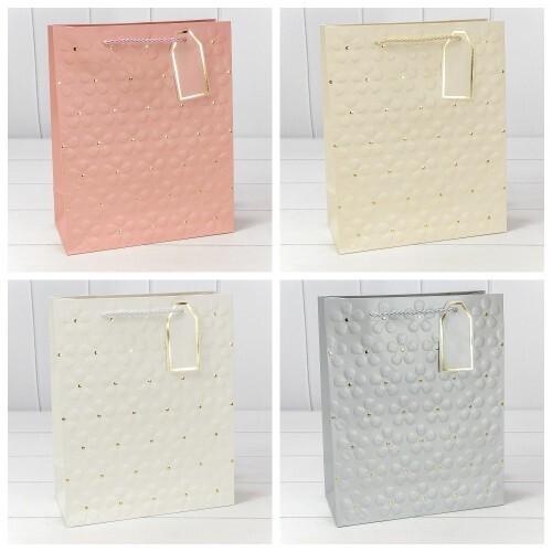 Подарочный пакет люкс бумажный с тиснением 26х32х12 см Цветочки (микс) 445141