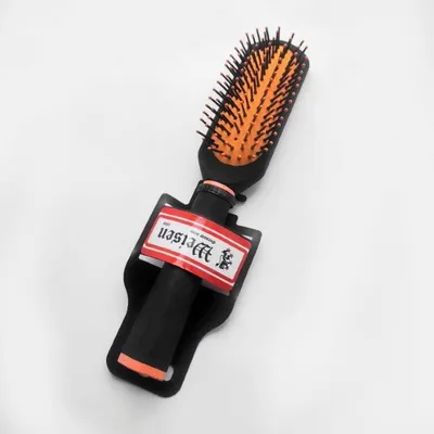 Расчёска массажная с пластиковыми зубьями R 9550 PICTA ORANGE