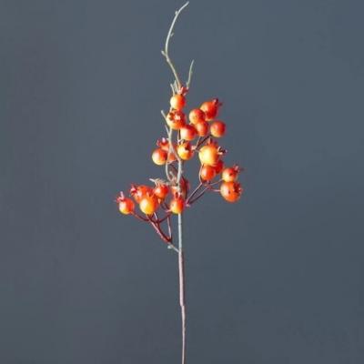 Ветка декоративная из оранжево-красных ягод 43 см 50109